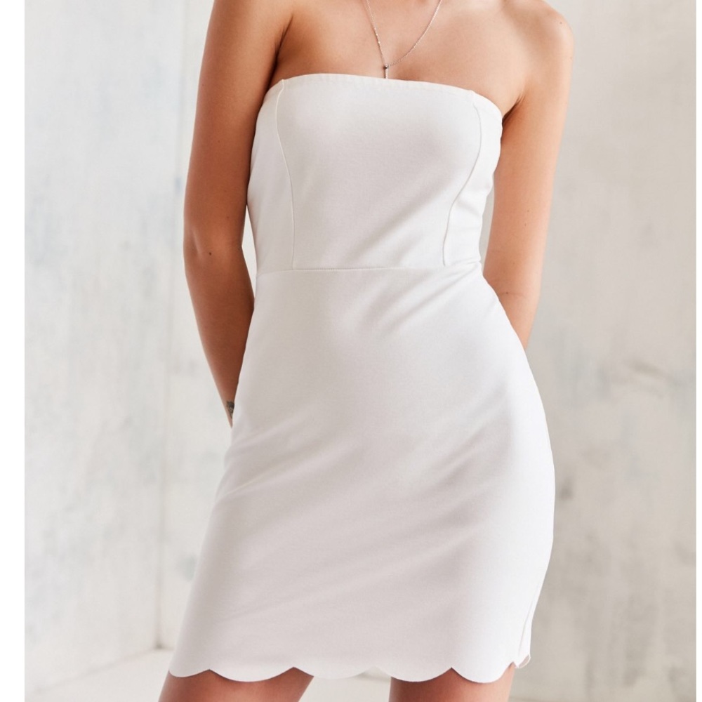 SOLD White strapless scallop edged dress